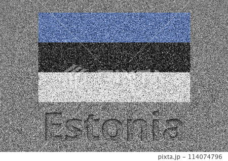 石板の上に描かれたエストニアの国旗と、掘ったような「Estonia」の文字 114074796