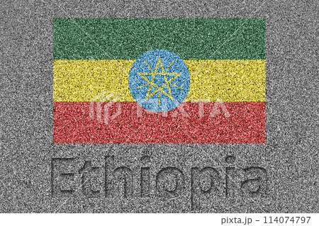 石板の上に描かれたエチオピアの国旗と、掘ったような「Ethiopia」の文字 114074797