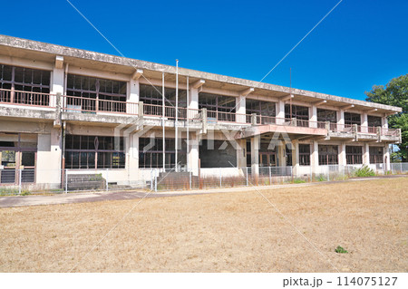 【旧大野木場小学校被災校舎】 長崎県南島原市深江町 【旧大野木場小学校被災校舎】 長崎県南島原市深江町 114075127
