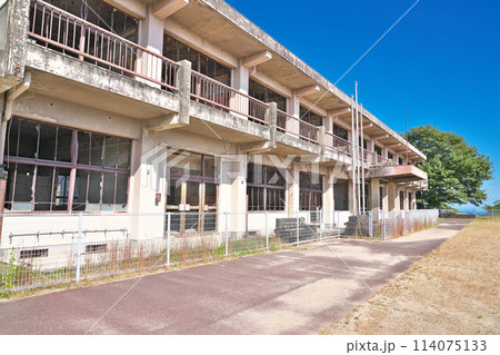 【旧大野木場小学校被災校舎】 長崎県南島原市深江町 【旧大野木場小学校被災校舎】 長崎県南島原市深江町 114075133