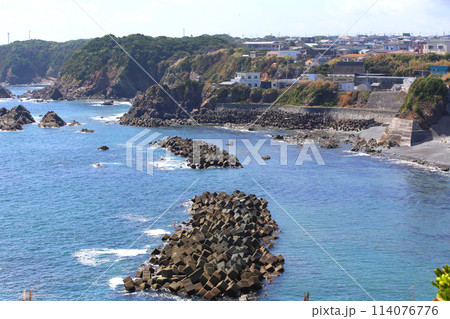 大王崎灯台　大王崎　灯台　三重県大王町　八満さん公園　伊勢湾　太平洋　県営波切漁港　波切九鬼城址　 114076776