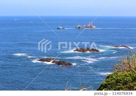大王崎灯台　大王崎　灯台　三重県大王町　八満さん公園　伊勢湾　太平洋　県営波切漁港　波切九鬼城址　 114076934