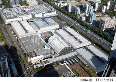 大阪府咲州庁舎の展望台から見たインテックス大阪付近 114078634