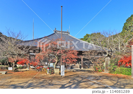 人気観光スポット下関市長府の功山寺国宝の仏殿 人気観光スポット下関市長府の功山寺国宝の仏殿 114081289