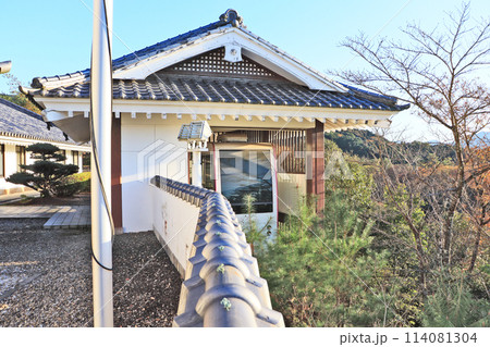 福岡県田川郡の添田公園にある岩石城を模した美術館 114081304