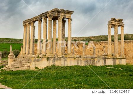 Well-preserved remnants of temple of Juno Caelestis in Dougga, Tunisia 114082447