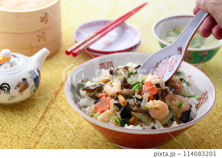 中華丼 114083201