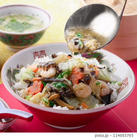 具沢山の中華丼 114083765