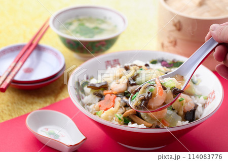 具沢山の中華丼 114083776