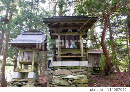 高越山山頂の高越寺奥の院 114087052