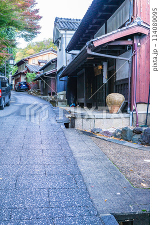 京都市右京区の愛宕街道 嵯峨鳥居本六反町(伝統的建造物群保存地区)愛宕詣の門前町 京都市右京区の愛宕街道 嵯峨鳥居本六反町(伝統的建造物群保存地区)愛宕詣の門前町 114089095