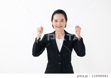 ビジネス ミドル女性 ガッツポーズ ビジネス ミドル女性 ガッツポーズ 114090881