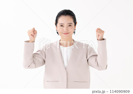 ミドル女性　ビジネス　ガッツポーズ 114090909