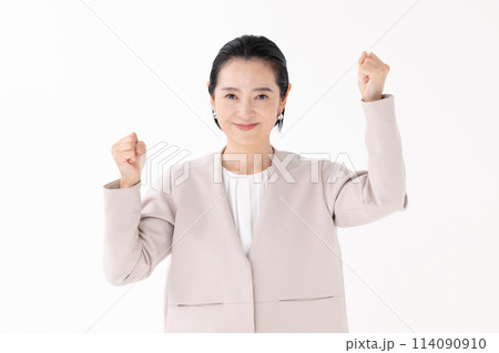 ミドル女性　ビジネス　ガッツポーズ 114090910