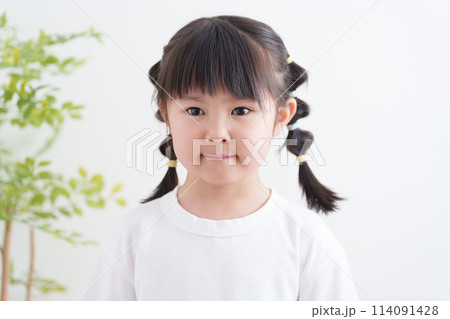 笑顔の子供 笑顔の子供 114091428