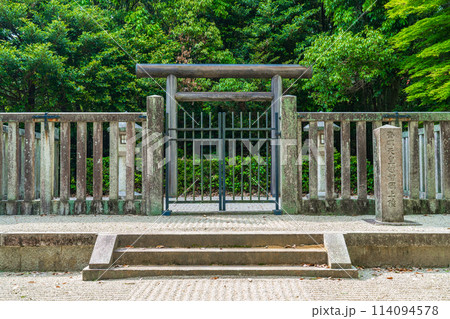 奈良県高取町　第三十五代皇極天皇　第三十七代斉明天皇　越智崗上陵　 114094578
