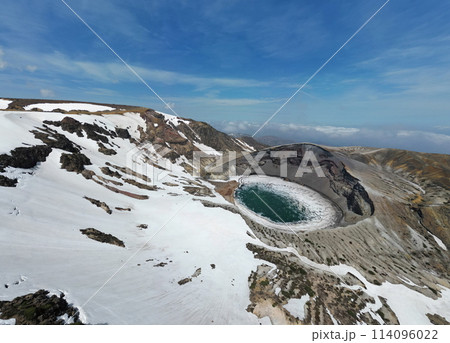 残雪の宮城蔵王　空撮 114096022