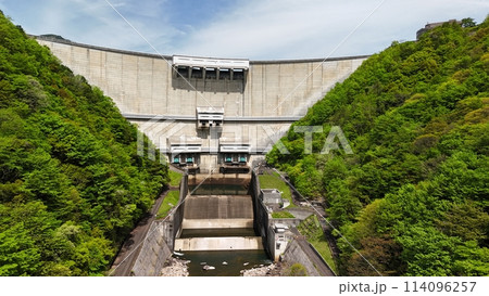 【温井ダム放流】ドローン空撮_No02 114096257