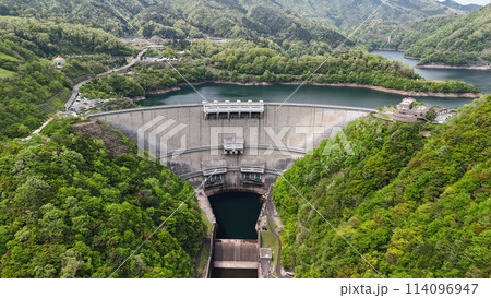 【温井ダム放流】ドローン空撮_No46 114096947