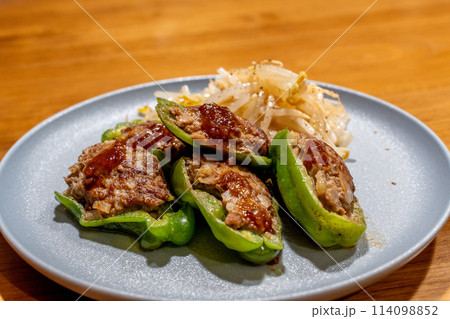 美味しいピーマンの肉詰め 114098852