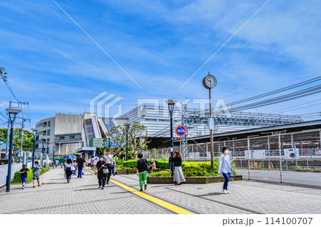 神奈川県横浜市の都市風景　金沢文庫駅 114100707