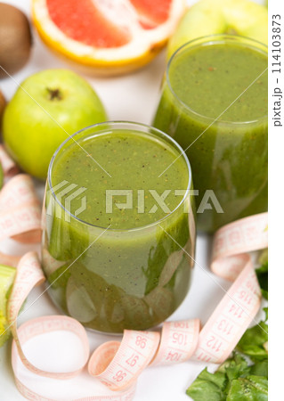 Green Low Calorie Slimming Smoothie, Measuring Tape 114103873
