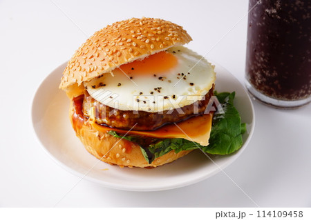 チーズ&エッグのてりたまバーガー チーズ&エッグのてりたまバーガー 114109458