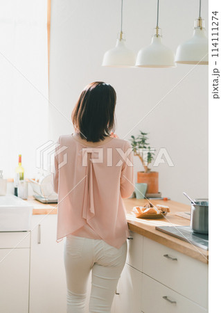 a forty-something woman 114111274