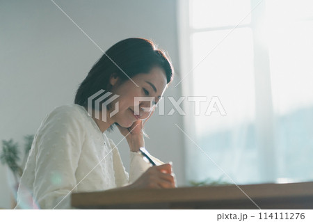 a forty-something woman 114111276