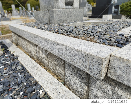 墓石 左横延石のズレ 114111623