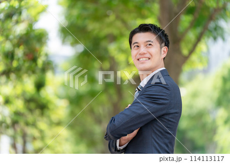 ビジネス　ミドル男性 114113117