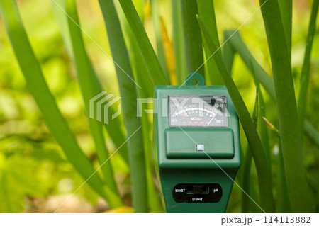 Soil moisture, light intensity and PH testing meter 114113882