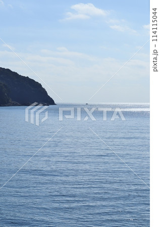 初冬でも波静かな徳山下松湾は天然の良港 114115044