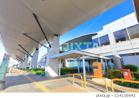 【香川県】快晴の高松空港ターミナル 114116642