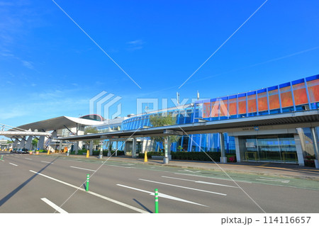 【香川県】快晴の高松空港ターミナル 114116657