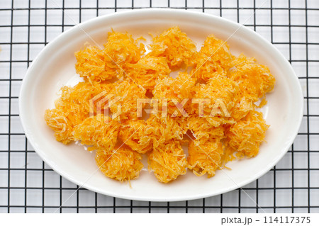 Thai crispy flossy sweet Eggs floss (Foi Thong Krob) 114117375