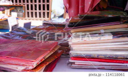 「骨董・蚤の市（帯）」 114118061