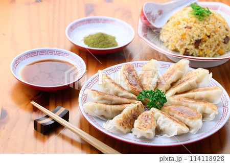 中華料理　餃子と炒飯 114118928
