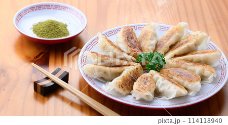 中華料理　餃子と抹茶塩 114118940