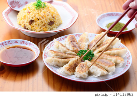 中華料理　餃子と炒飯 114118962