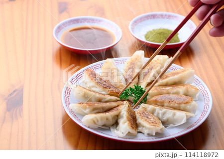 中華料理　餃子 114118972