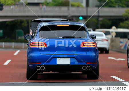 青いスポーツカー 青いスポーツカー 114119417