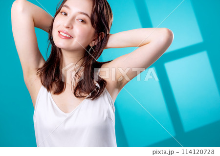 若い女性のビューティ 脱毛 114120728