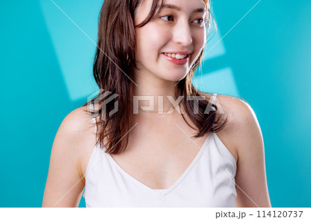 若い女性のビューティ 114120737