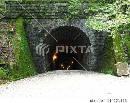 天城山隧道 114121128