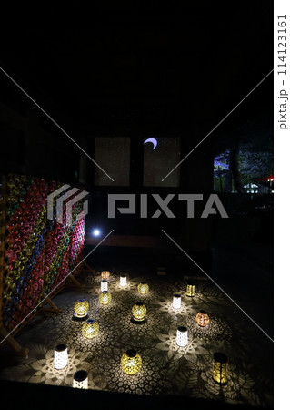 忍城内の竹灯りは幾何学模様の芸術品 114123161