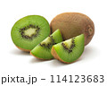 Slices of kiwi fruit 114123683
