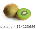 Slices of kiwi fruit 114123686