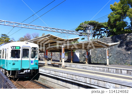 【香川県】琴電高松築港駅内のホーム(高松琴平電気鉄道) 【香川県】琴電高松築港駅内のホーム(高松琴平電気鉄道) 114124082