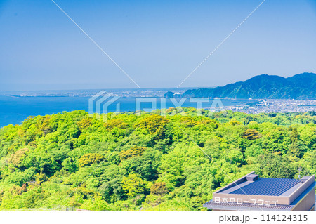 （静岡県）日本平の山頂から望む、焼津・大崩海岸方面 114124315